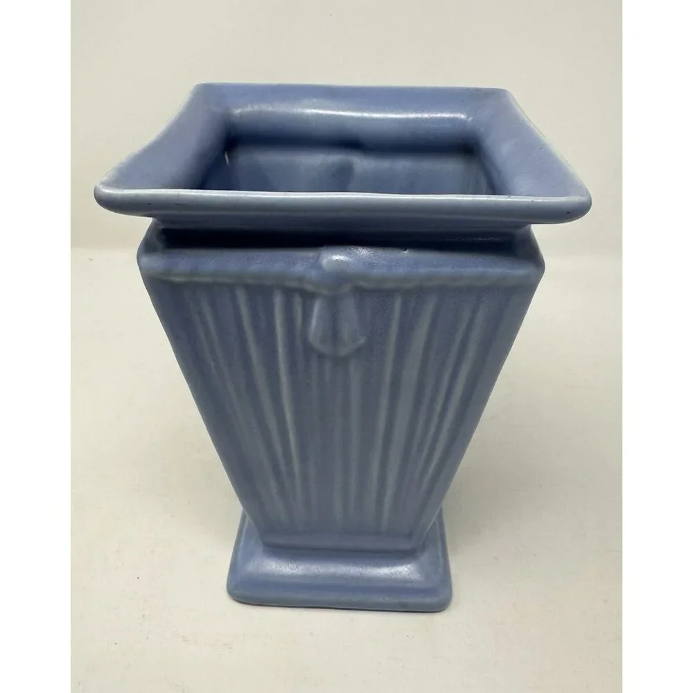 Vtg 1940s/1950s CAMARK POTTERY DELPHINEUM BLUE 7.25" VASE #639 Draping w/Sticker - Picture 8 of 9